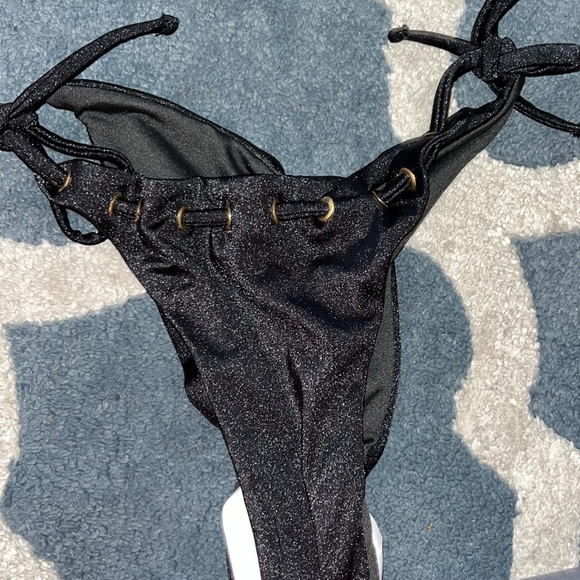 Bikini Set - Picture 2 of 4